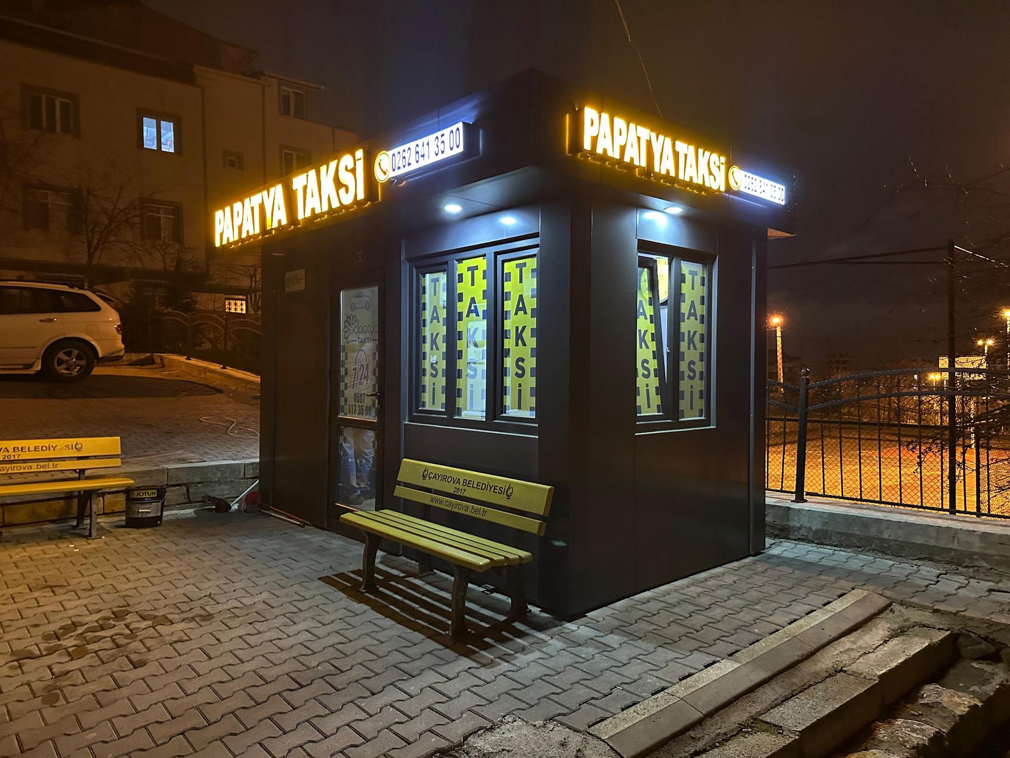 Çayırova Papatya Taksi Durağı - Yan Açı